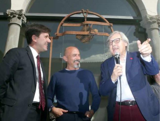 Sergio Risaliti insieme al sindaco Dario Nardella e a Vittorio Sgarbi (Foto d’archivio)