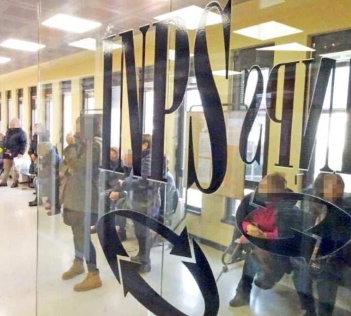 Una veduta interna di una sede Inps