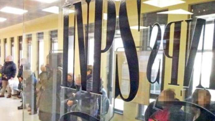 Una veduta interna di una sede Inps