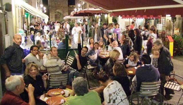 Piombino, linea dura sui tavoli all’aperto: cresce la protesta degli esclusi