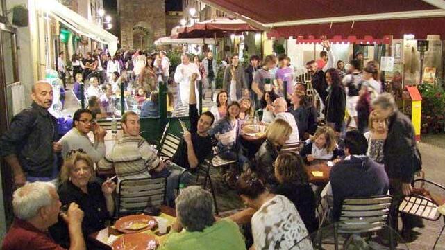 Piombino, linea dura sui tavoli all’aperto: cresce la protesta degli esclusi