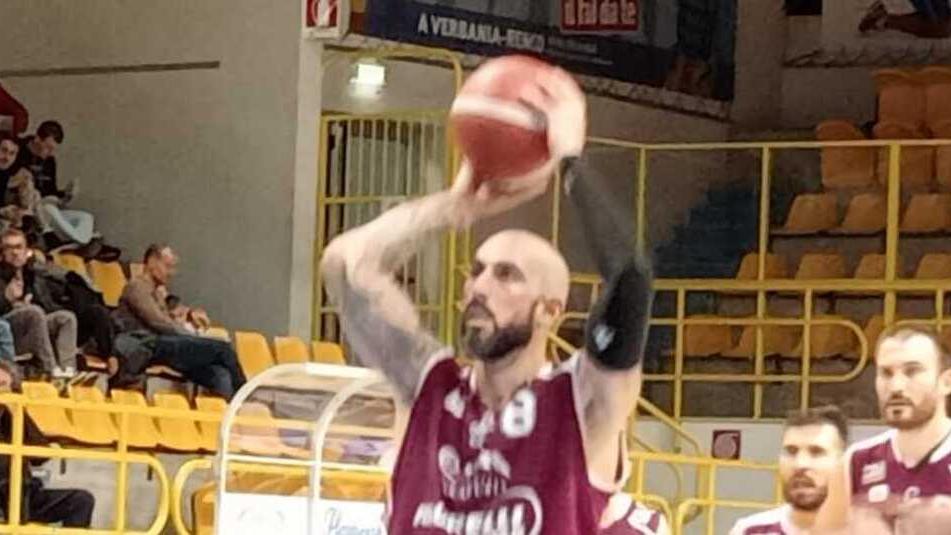 Fantoni in lunetta