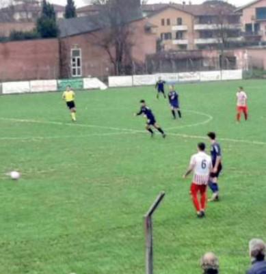
	Un'azione di gioco al Comunale

