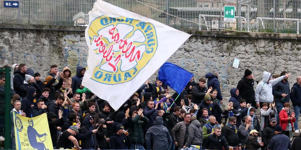 I tifosi della Carrarese sugli spalti