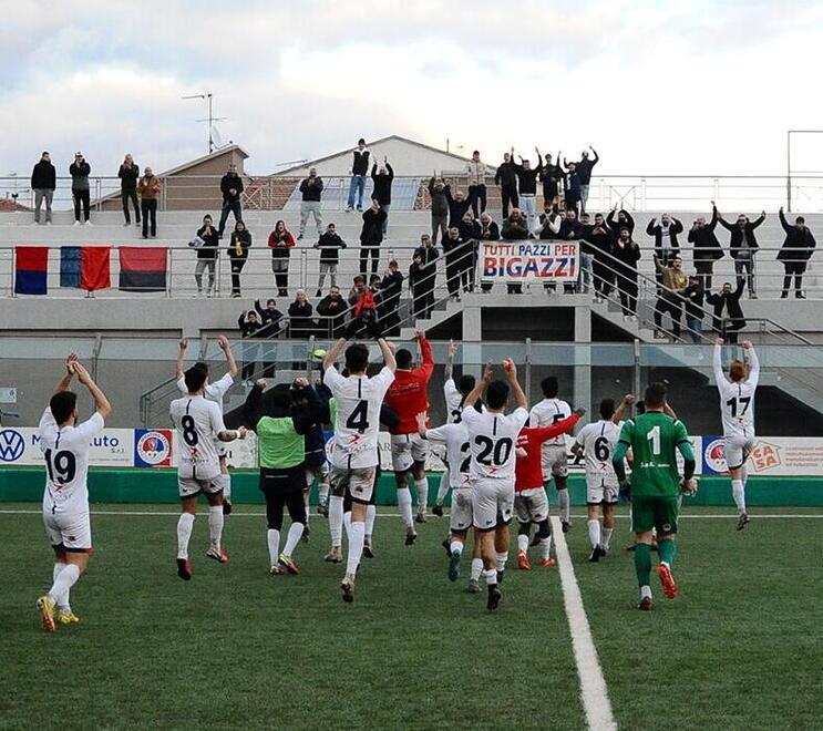 L’esultanza del Cecina (foto Michele Falorni/Silvi)