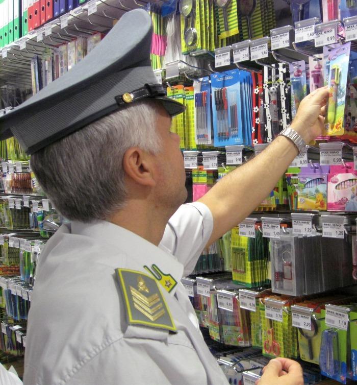 Le Fiamme gialle sequestrano 5.500 prodotti pericolosi