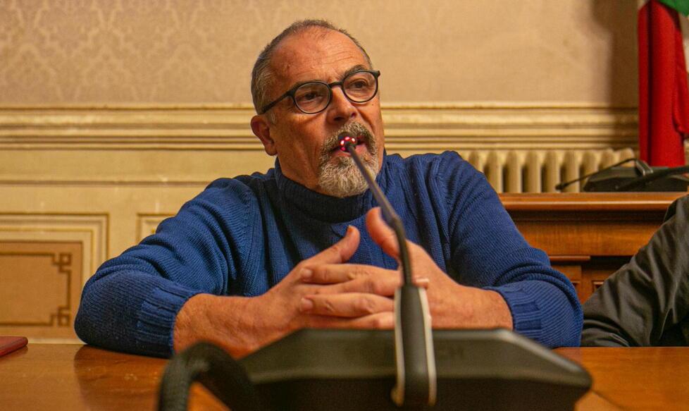 Covid, Sani frena gli allarmismi: «Non faremo la fine della Cina, ma gli over 65 devono vaccinarsi» 