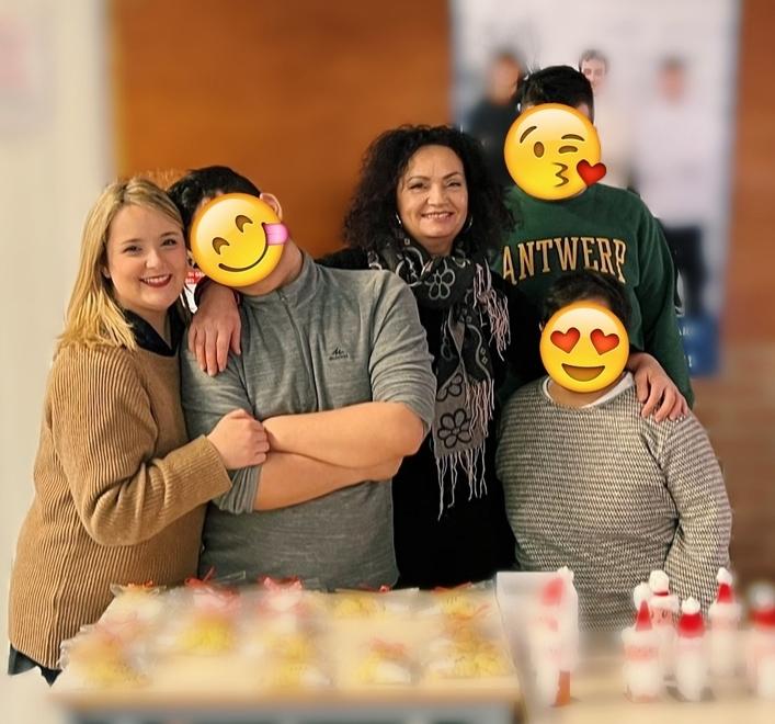 Modena. Quei biscotti del liceo che scaldano il cuore Così gli studenti hanno reso magico il Natale 