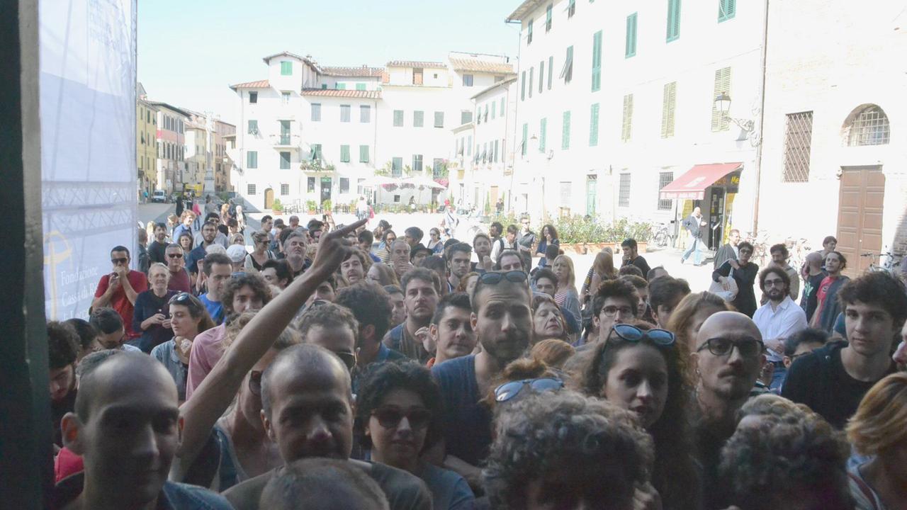 Troppi partecipanti, posti insufficienti: caos per Lynch in San Francesco