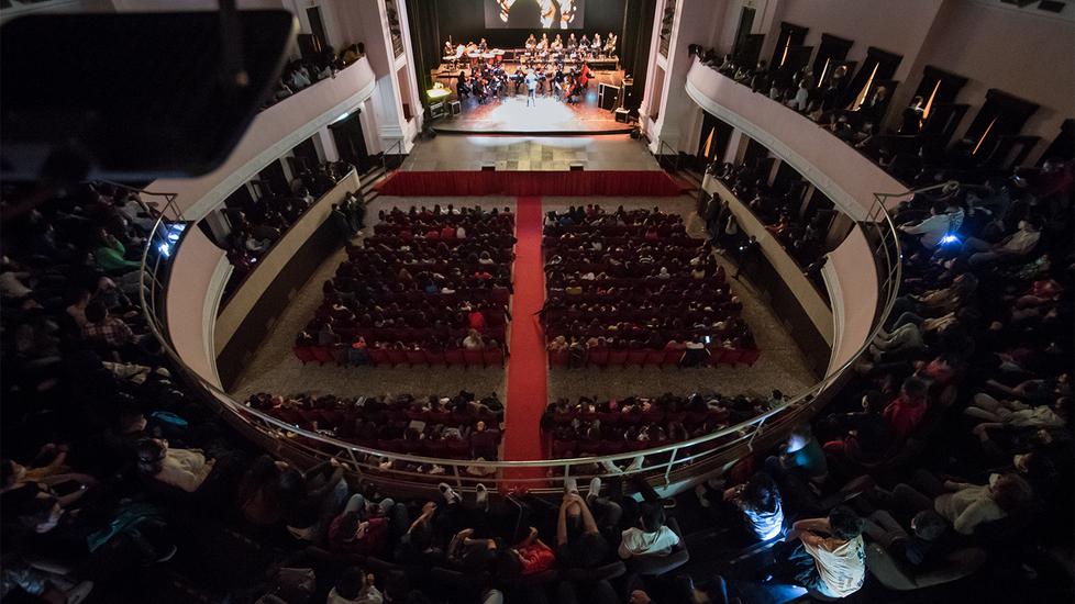 Sassari, il Teatro Verdi sconfigge il Covid con 12mila biglietti e 82 alzate di sipario