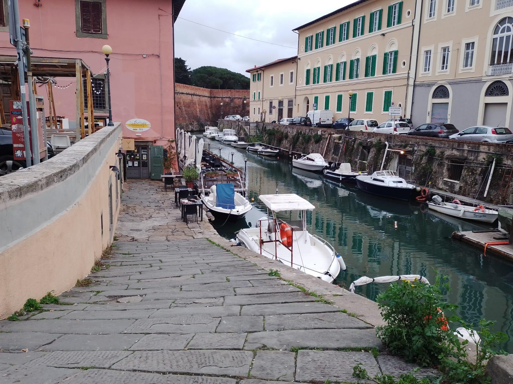 Via l’asfalto dalla Venezia: il progetto per recuperare l’antica pavimentazione