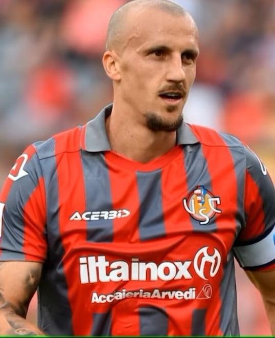 Sirigu e il Cagliari promessi sposi Obiettivo sul difensore Chiriches