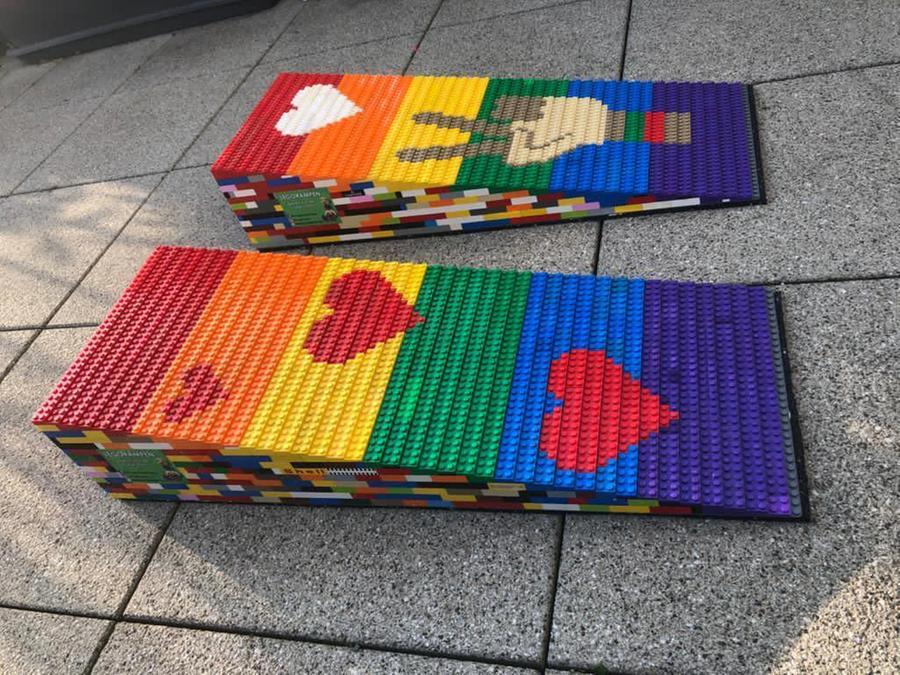 Mattoncini Lego montati a scuola per superare le barriere architettoniche. L’idea alla Diaz di Firenze