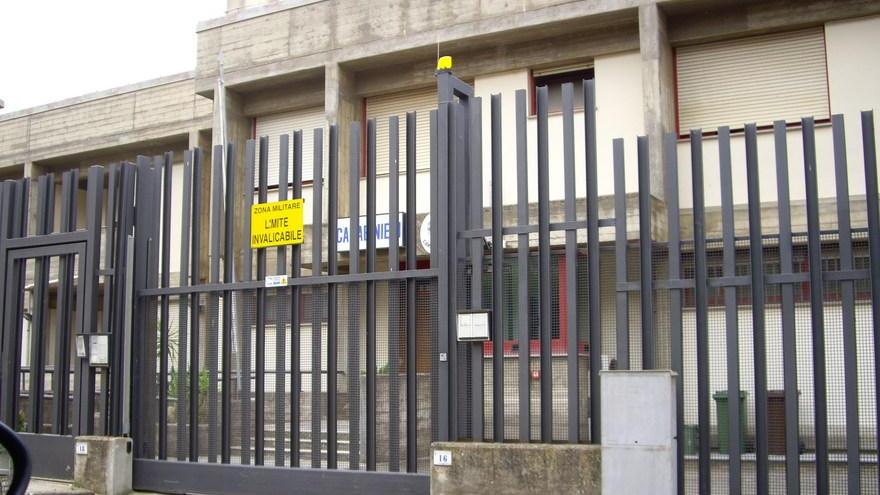 Minaccia il nipote col coltello, arrestato