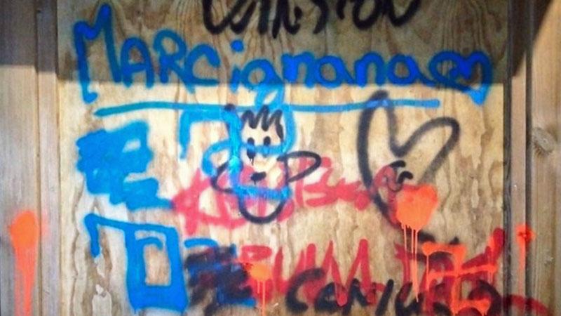 Svastiche ai giardini pubblici di Pagnana