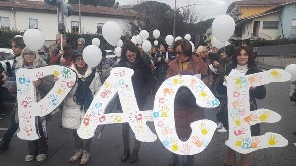 In 200 alla marcia della pace. «Da noi il problema è il lavoro»