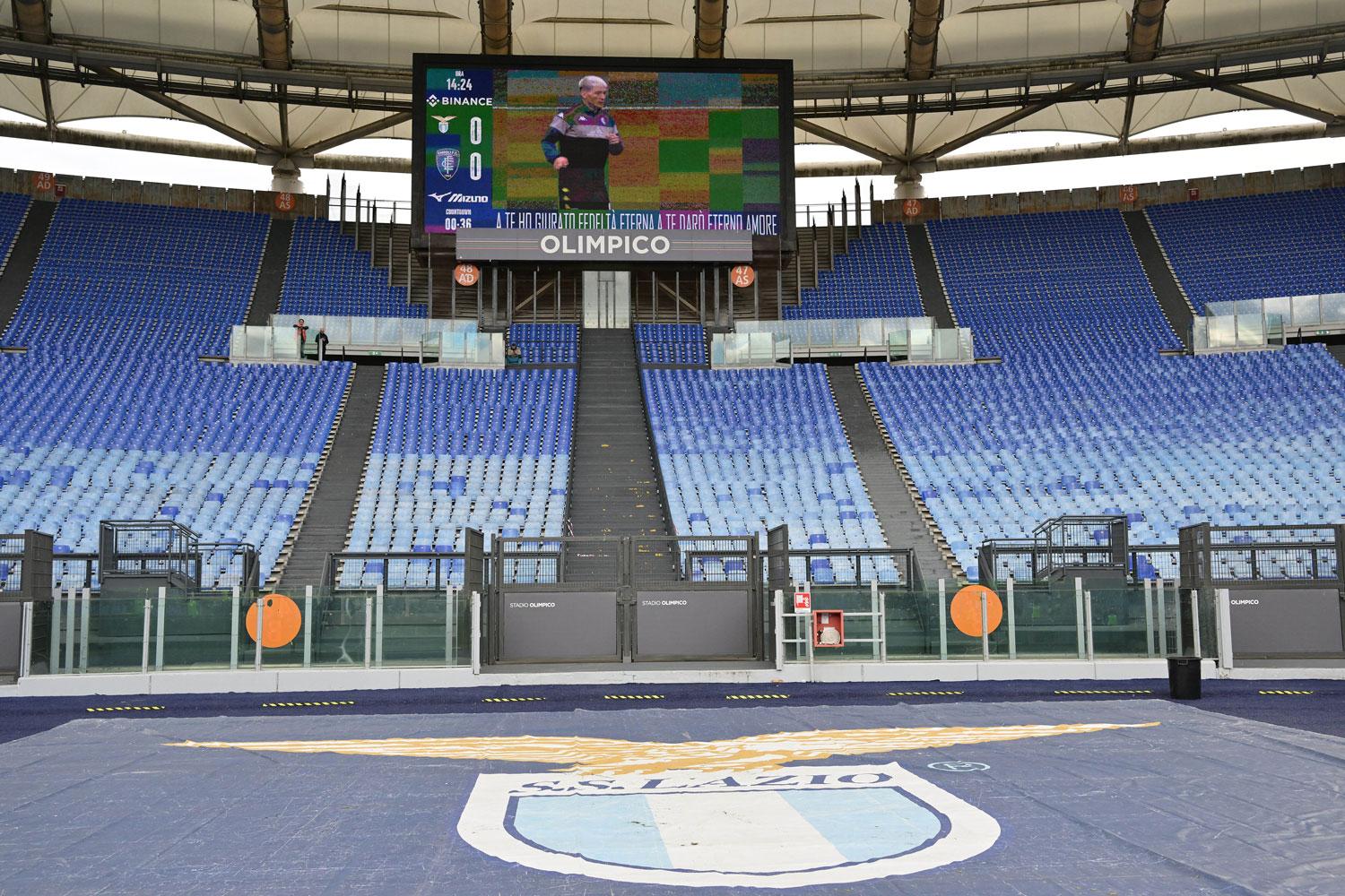 La curva della Lazio vuota dopo i cori razzisti a Lecce