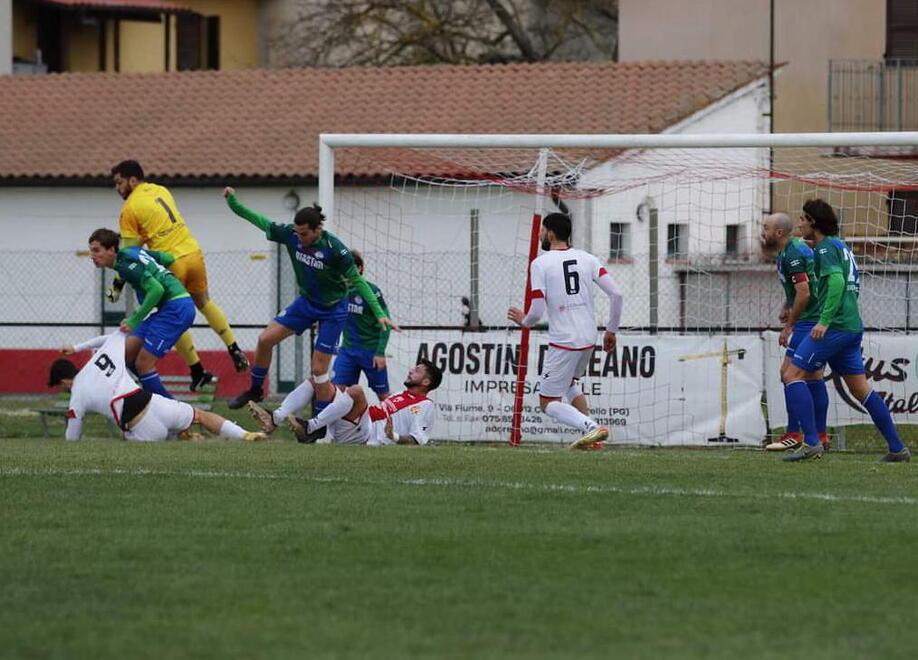 Benedetti segna, Lagomarsini para tutto: il Seravezza vince 