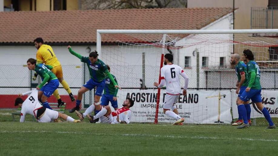 Benedetti segna, Lagomarsini para tutto: il Seravezza vince