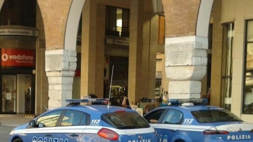 Ferrara, botte e resistenza a poliziotti. In sei mesi arrestato tre volte