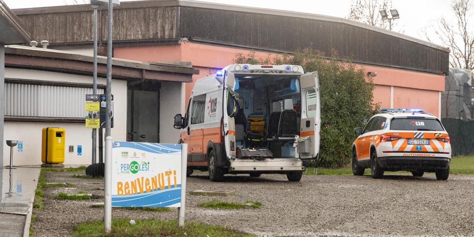 Modena. Malore nello spogliatoio in piscina, 66enne rianimata col defibrillatore 