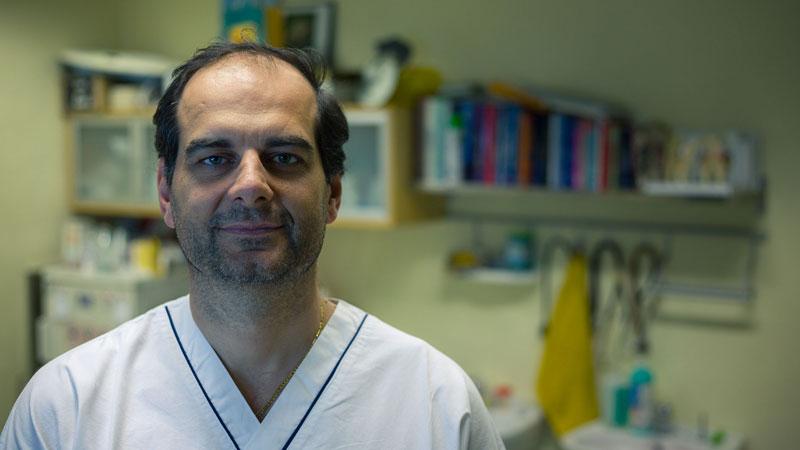 Il dottor David Sacchi è il titolare dell’ambulatorio veterinario San Bartolo a Firenze