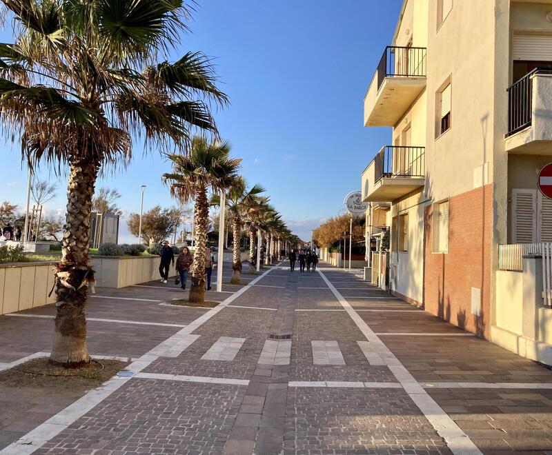 Nuove idee e progetti per far ripartire Marina di Cecina col centro commerciale