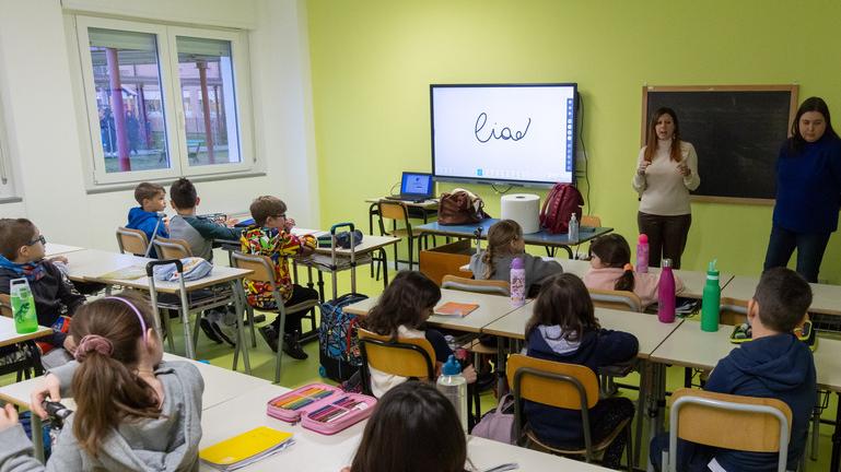 Piacciono le nuove elementari di Poggio Renatico: «Bene, ma c’è ancora da fare»