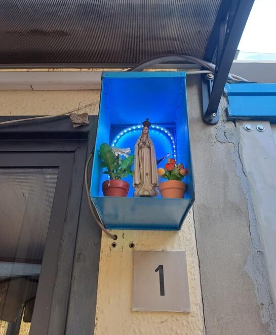 Mirandola. Vandalizzata la statuina della Madonna 