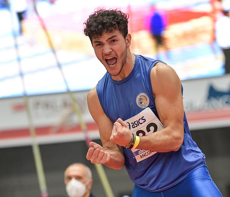 <usng-titolo>Il sassarese Luiu ad Ancona per volare in alto: «Mi alleno col papà di Tamberi»</usng-titolo>