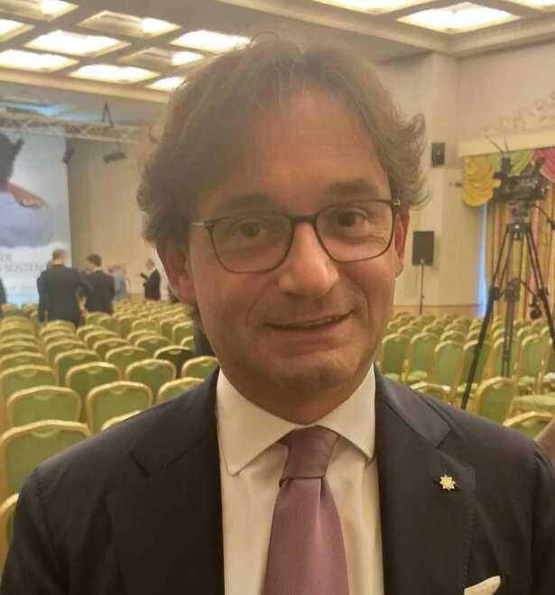 Il prof del mare: «Msc e Grimaldi come Messi e Mbappé. Sta a Guerrieri farli “giocare” per il bene del porto di Livorno»
