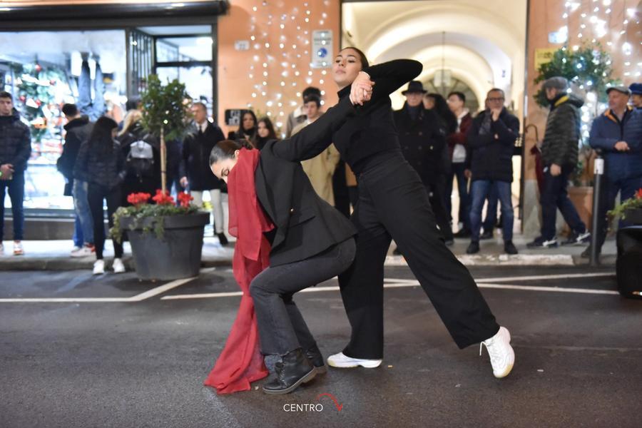 
	Perfomance nel centro storico di Sassari

