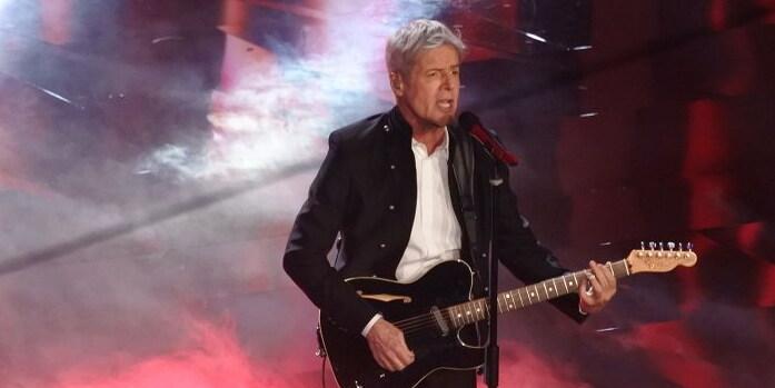 Baglioni arriva al teatro del Giglio con la sua tournée da solista