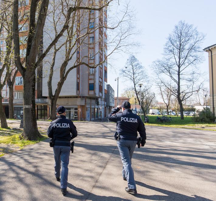 Ferrara, la mafia nigeriana faceva beneficenza per avere consenso