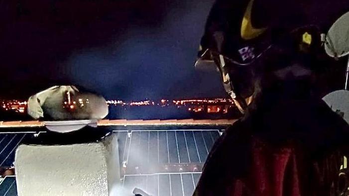 Sassari, incendio di una canna fumaria: evacuato appartamento