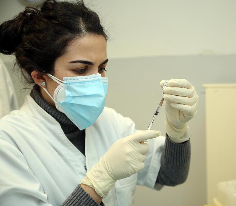 «Covid, “Kraken” non preoccupa A patto di continuare a vaccinarci»