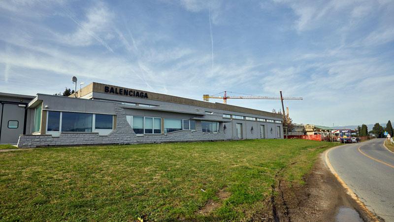 Ex Enny, lo stabilimento si allarga. Servono ancora oltre 200 operai