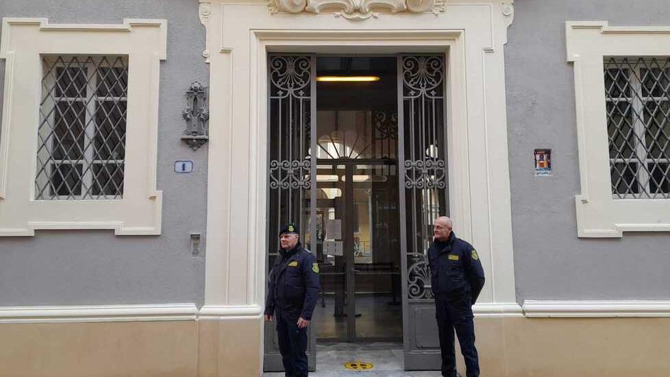 Elba, madre uccisa con un mix di farmaci. I periti: «La figlia è depressa»