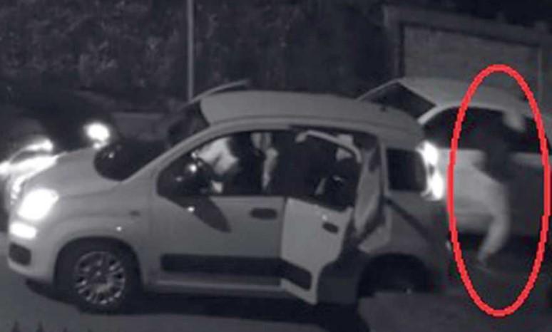Modena, aiuto economico alle tre ragazze vittime della rapina in via Guarini