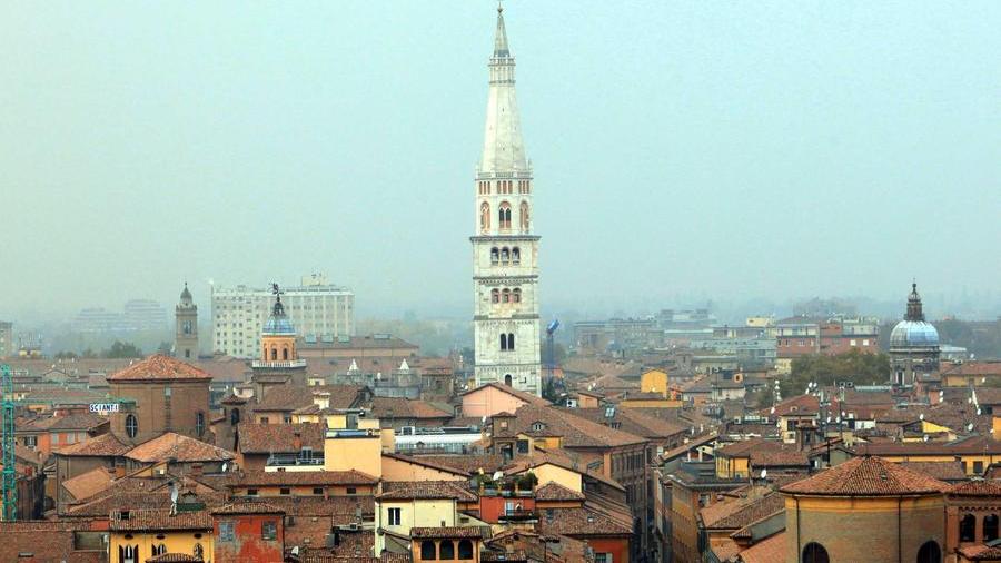 Modena, cambia la raccolta rifiuti in centro storico. Ecco tutte le novità