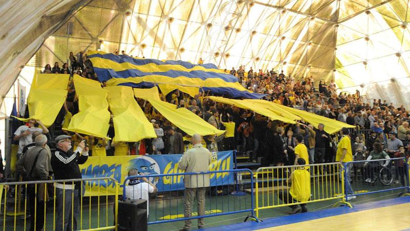 La Marea Gialloblù prepara la trasferta. «Tutti in Lombardia insieme alla squadra» 