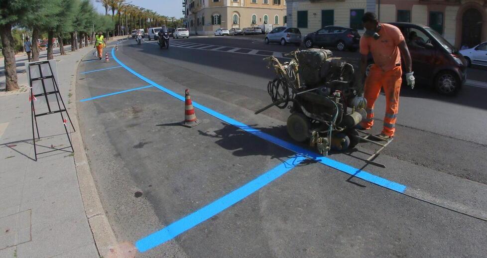 Livorno, rivoluzione lungomare: via metà degli stalli blu. I tempi dell’operazione