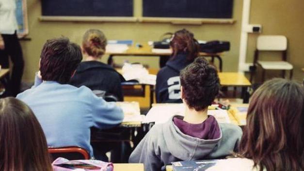 Cecina, scuole e rischio accorpamenti: «Qui nessun istituto in bilico»