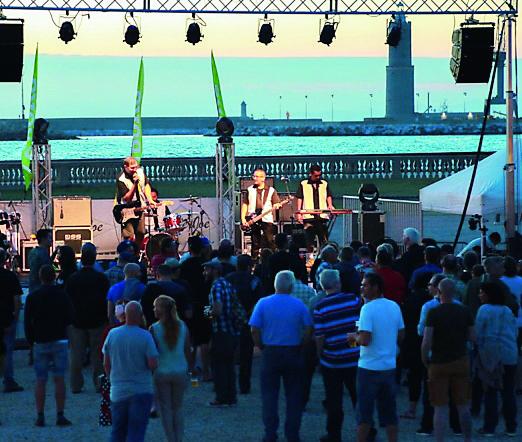 Torna dopo tre anni il Surfer Joe Festival: quattro giorni di musica alla Terrazza Mascagni – Il programma