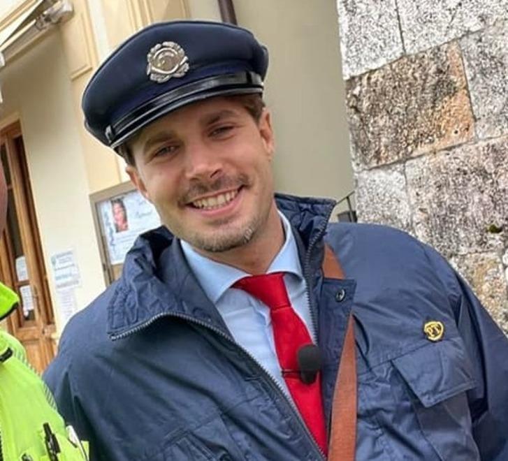 “C’è Posta per te” invia il suo postino a Capezzano Pianore
