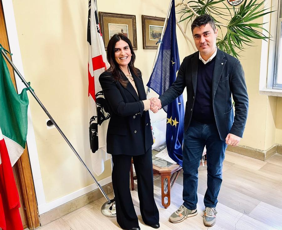 
	La nuova assessora Maria Grazia Mele e il sindaco Andrea Soddu

