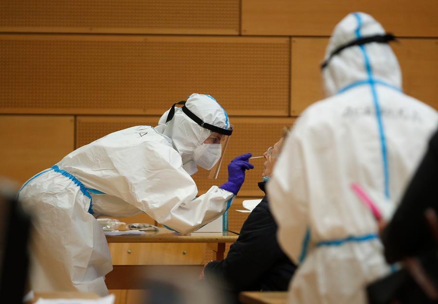 Covid in Emilia Romagna, bollettino settimanale: 5350 positivi e 77 deceduti. Nel Modenese 748 casi e 18 morti