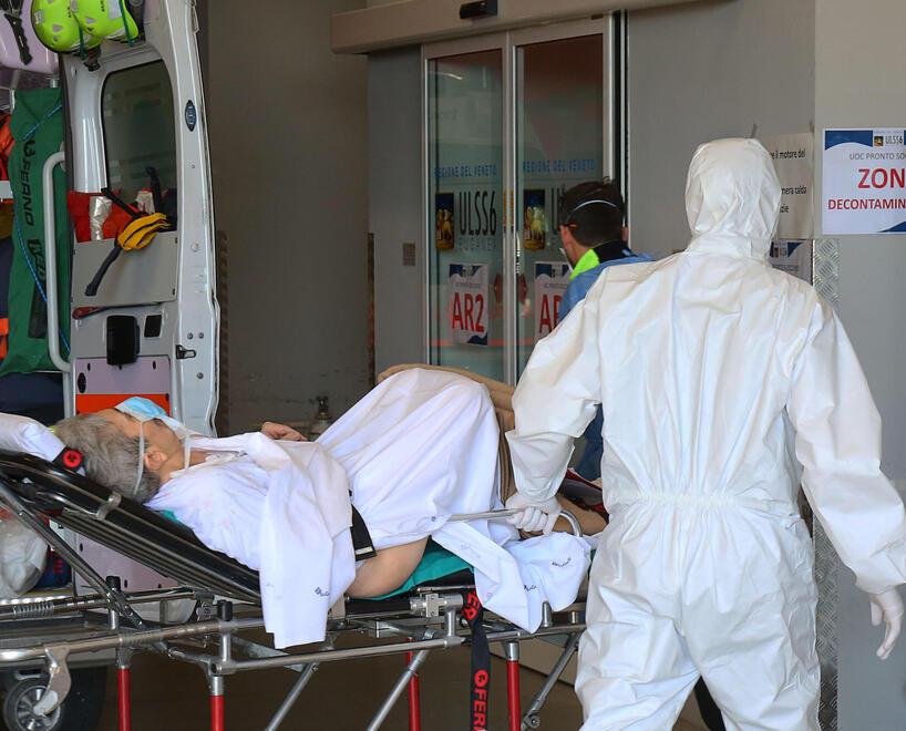 Ferrara, Covid va ancora a ritroso: giù lutti, ricoveri e contagi