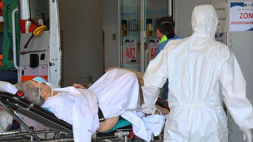 Ferrara, Covid va ancora a ritroso: giù lutti, ricoveri e contagi