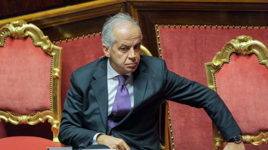 Migrazioni, il ministro Piantedosi vuole un Centro di permanenza per i rimpatri in Toscana